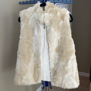 Jack BB Dakota Faux Fur Vest Medium